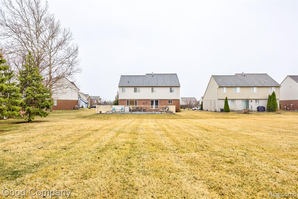 755 OAK POINT Lane, Madison Heights, MI 48071 — Photo 63