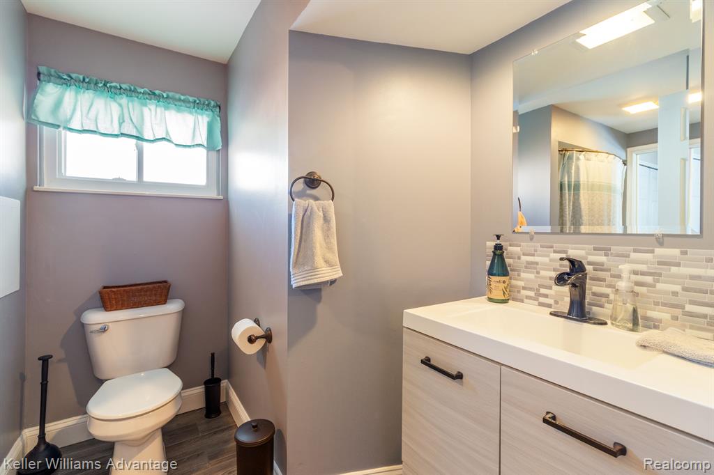 807 WORCHESTER Drive, Fenton, MI 48430 — Photo 15