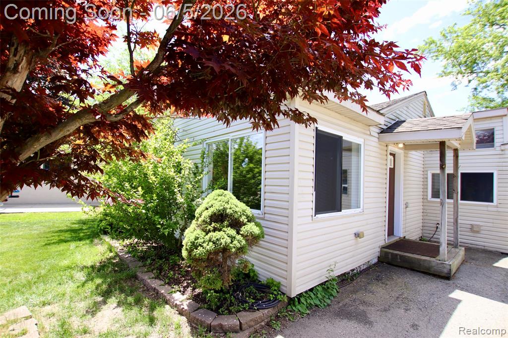 7044 Desmond Road, Waterford, MI 48329 — Photo 55