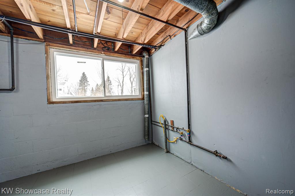 2832 GRAMER Road, Webberville, MI 48892 — Photo 36