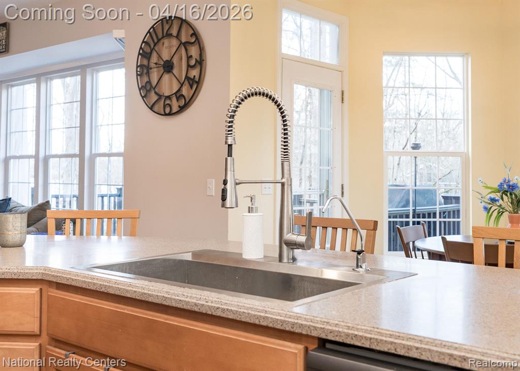10219 Mill Pointe Drive, Goodrich Vlg, MI — Photo 11