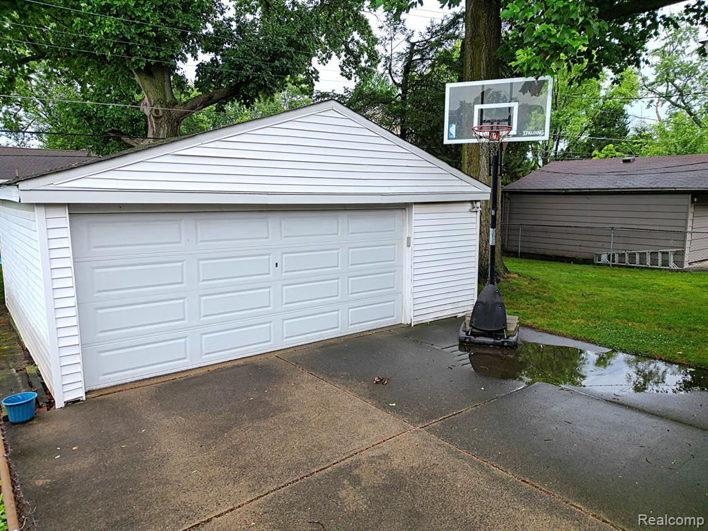 8554 WINSTON Lane, Dearborn Heights, MI 48127 — Photo 3