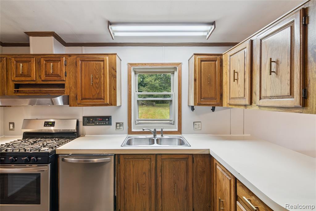 16424 N Rollin Highway, Addison, MI 49220 — Photo 11