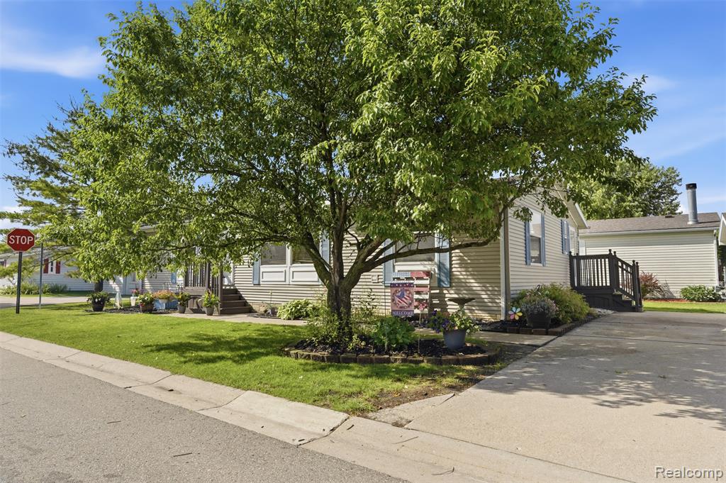 4729 Turtle Creek Drive, Howell, MI 48843 — Photo 22