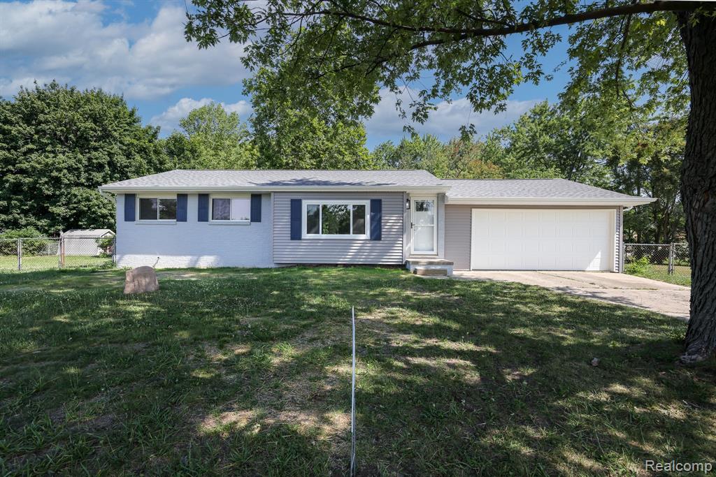 5147 N Paro Drive, Flint, MI 48506