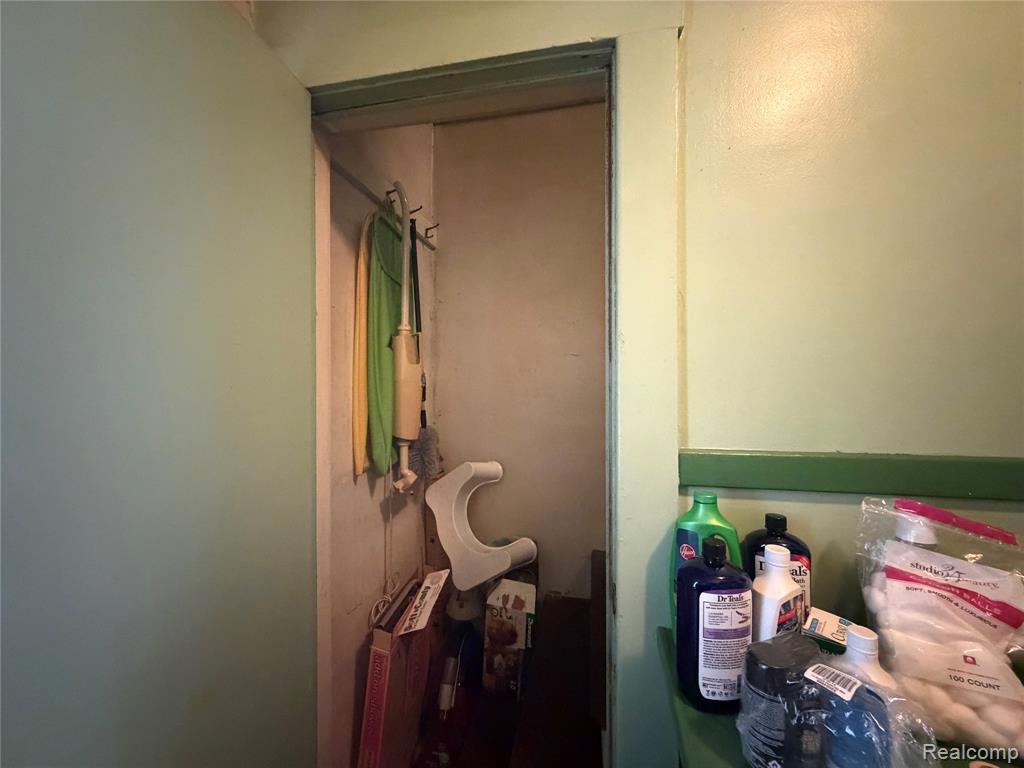 8090 Forestlawn Street, Detroit, MI 48234 — Photo 7