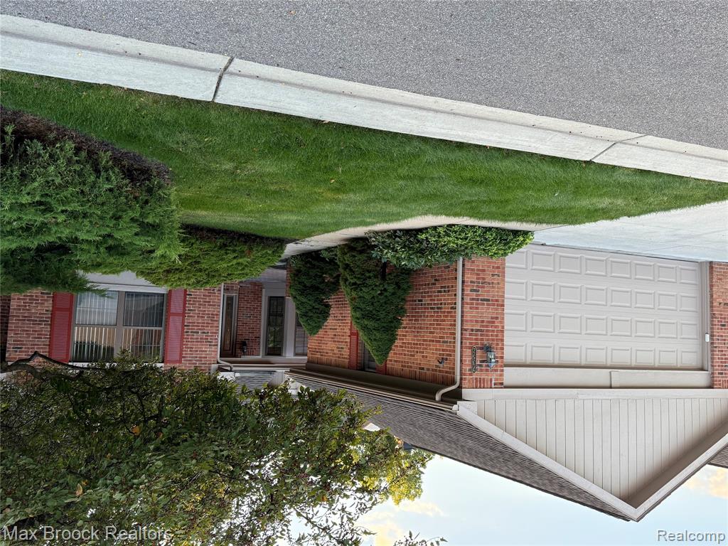 7352 MEADOWRIDGE Circle, West Bloomfield, MI — Photo 3