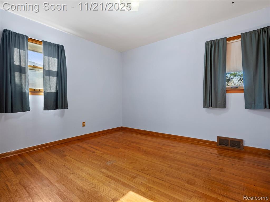 9831 Seltzer Street, Livonia, MI 48150 — Photo 17