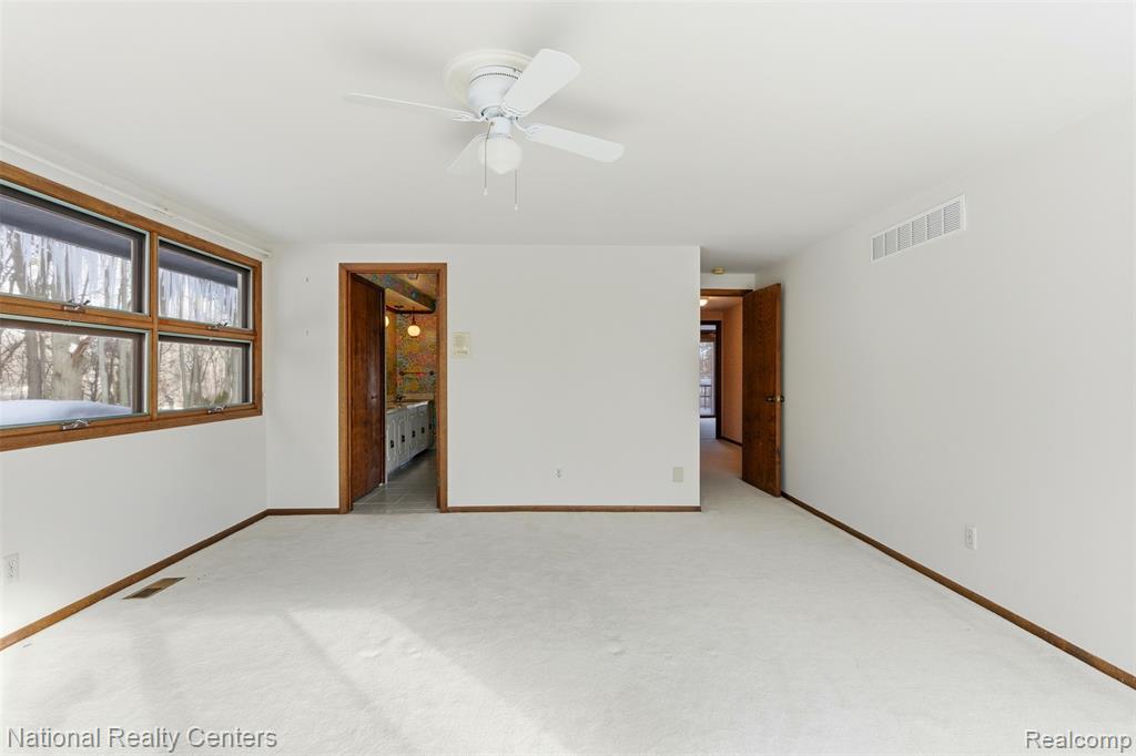 4710 Cove Road, West Bloomfield, MI 48323 — Photo 52