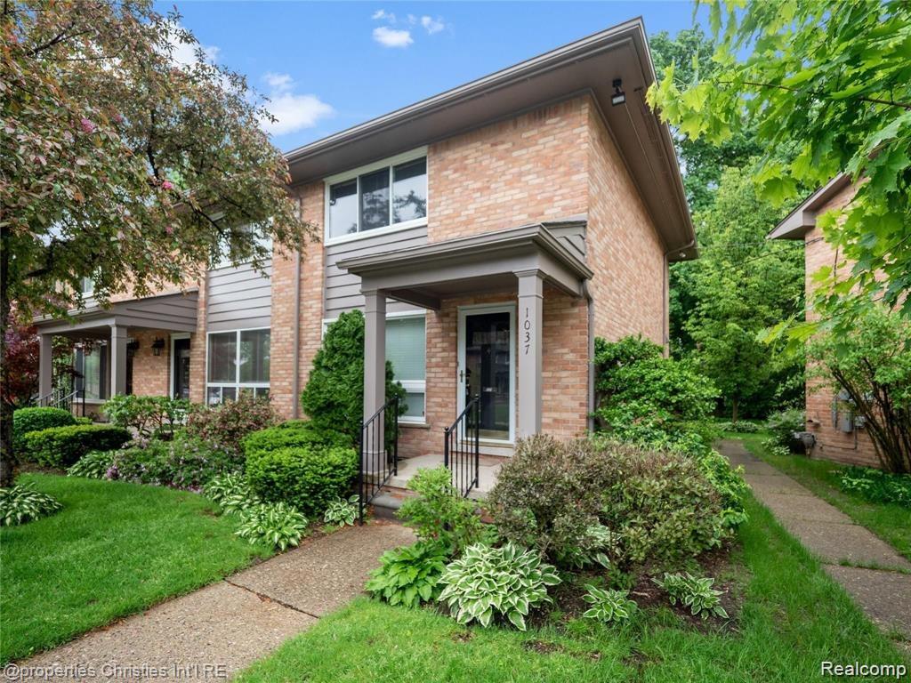 1037 N Old Woodward Avenue, Birmingham, MI 48009