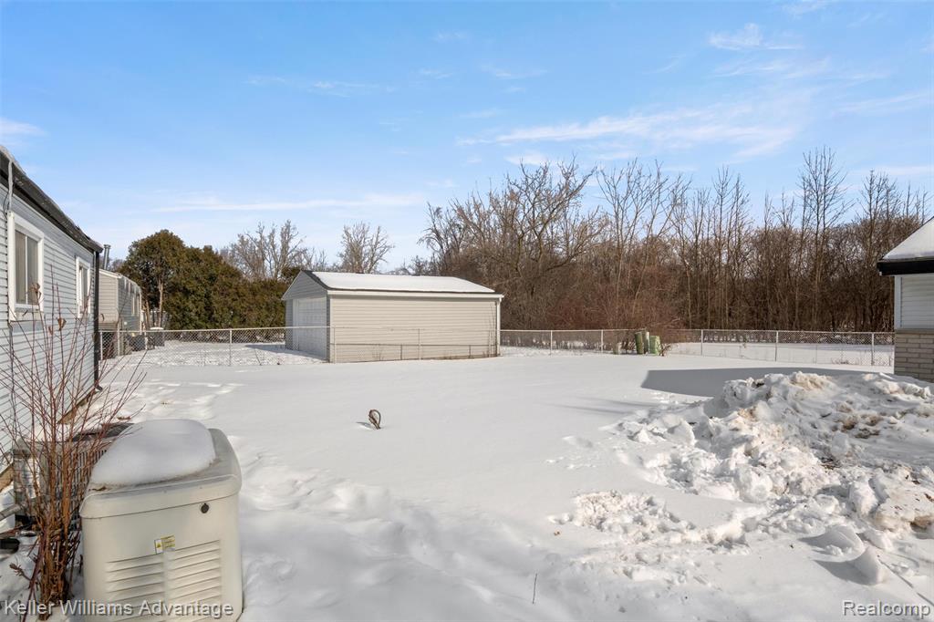 26529 Willow Cove, Woodhaven, MI 48183 — Photo 19