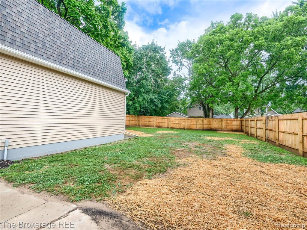 658 Beach Street, Mount Morris, MI 48458 — Photo 38