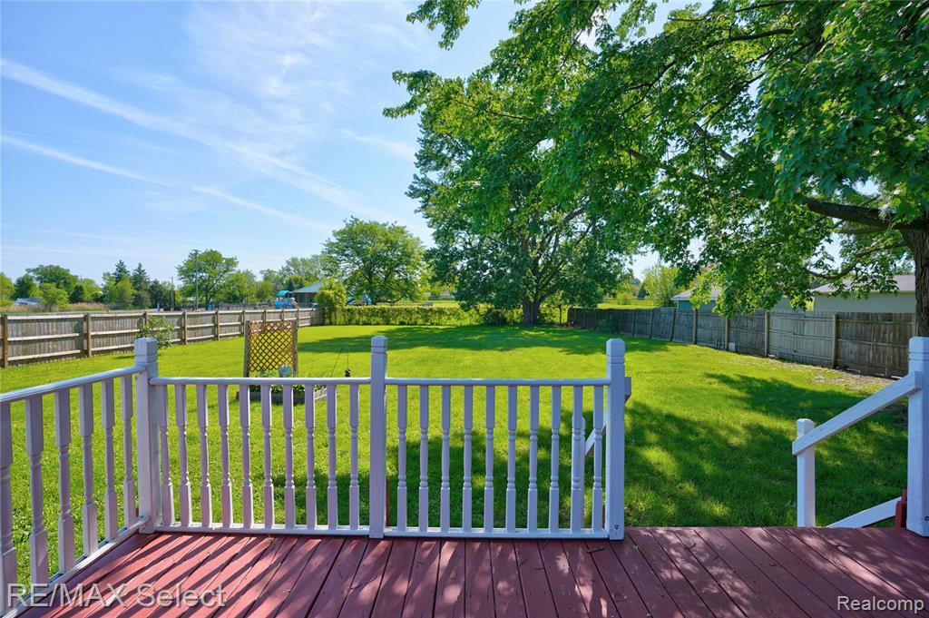 4075 Bristolwood Drive, Flint, MI 48507 — Photo 24