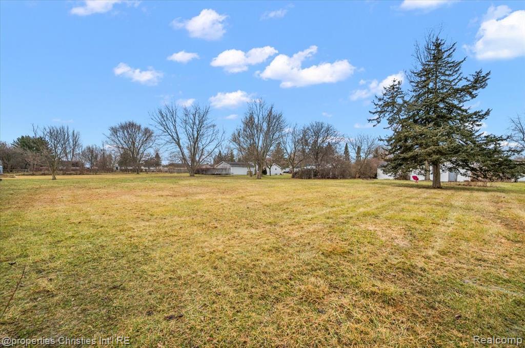 7387 Lawrence Street, Grand Blanc, MI 48439 — Photo 35