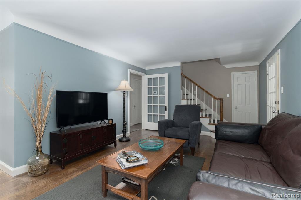 27714 California Drive NE, Lathrup Village, MI 48076 — Photo 3