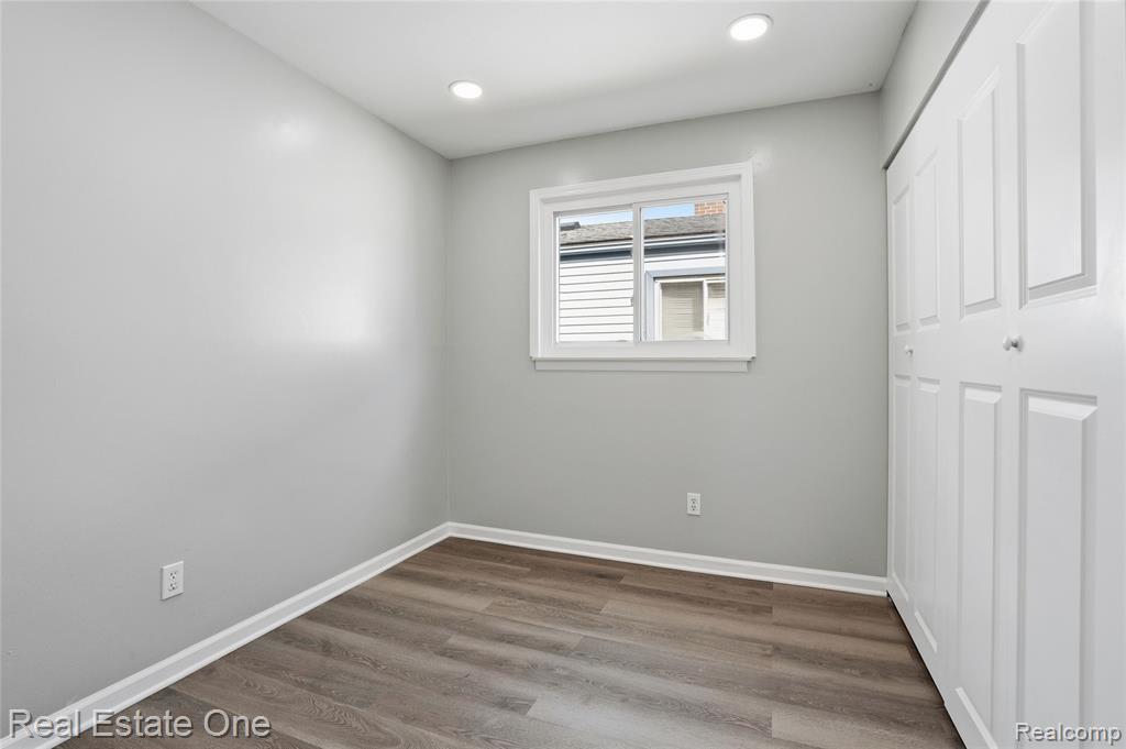 5416 JACKSON Street, Dearborn Heights, MI 48125 — Photo 9