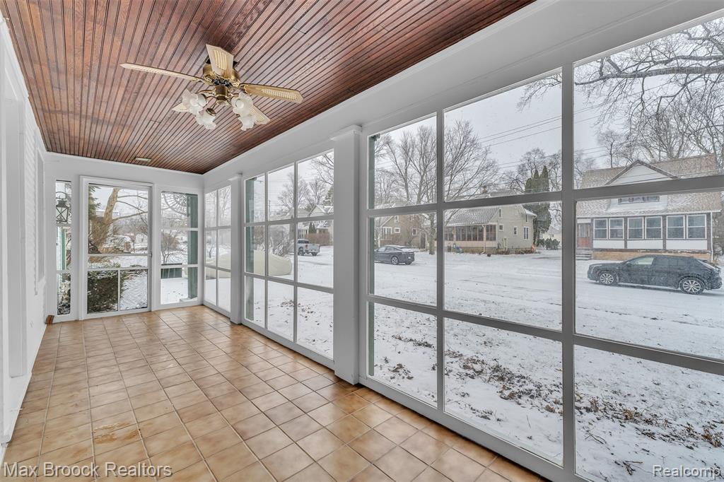 23009 Maple Avenue, Farmington, MI 48336 — Photo 5