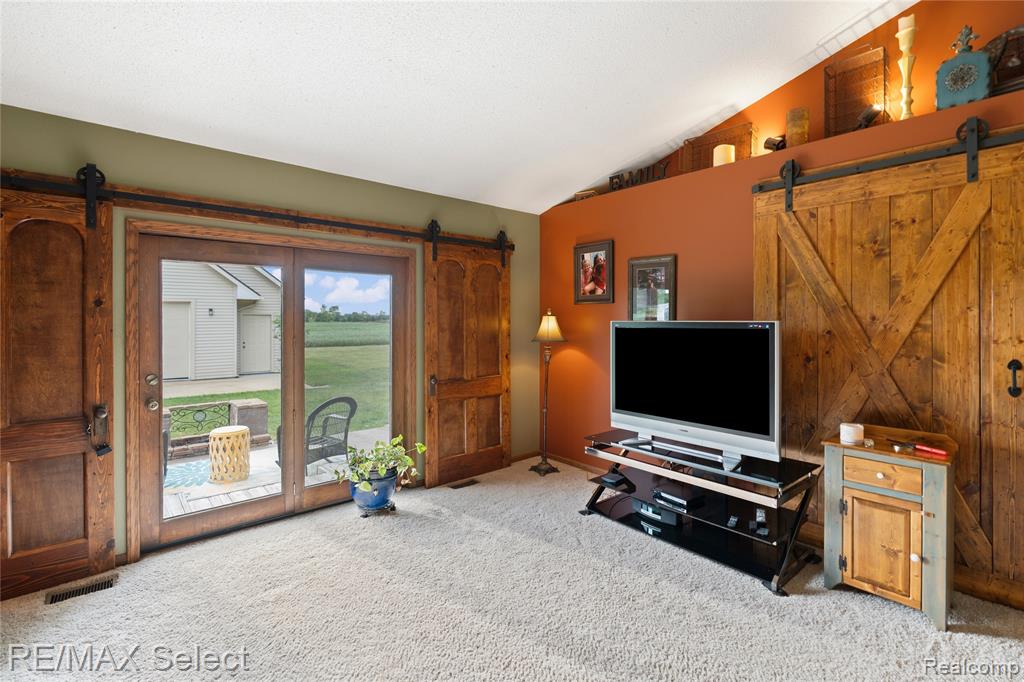 5293 Lin Hill Drive, Swartz Creek, MI 48473 — Photo 17