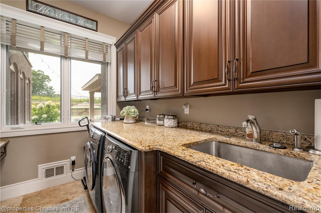 48928 Barola Court, Northville, MI 48167 — Photo 26