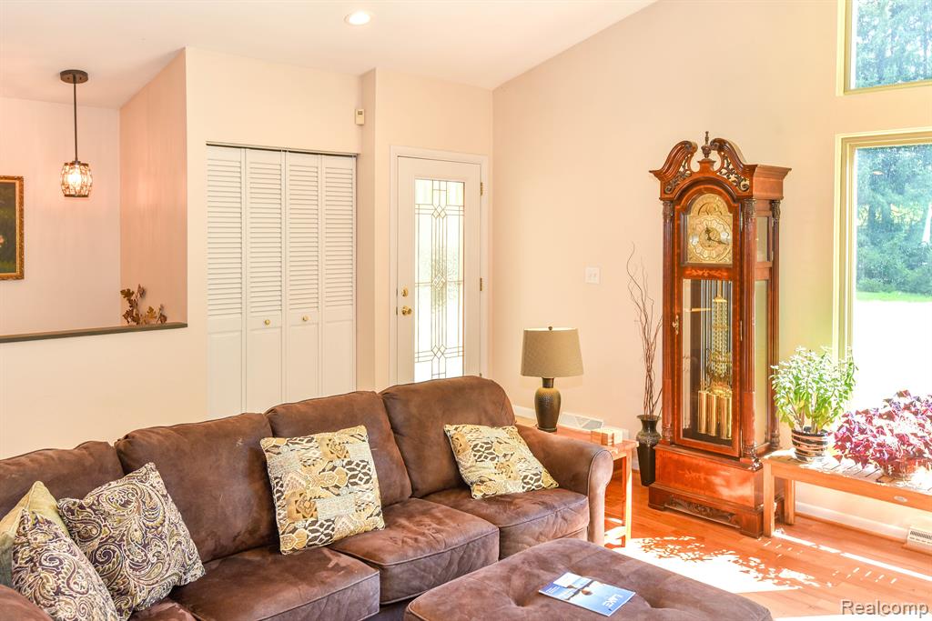 9245 PINE KNOB Road, Clarkston, MI 48348 — Photo 32
