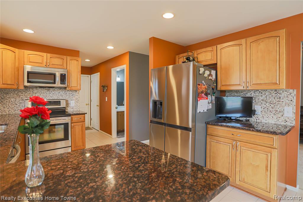 50315 Alden Drive, Macomb, MI 48044 — Photo 24