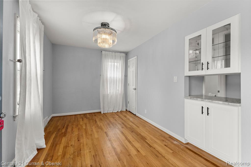 4615 MANDALAY Avenue, Royal Oak, MI 48073 — Photo 15