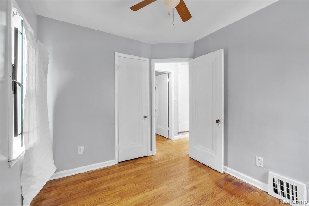 6743 COVERT Street, Hamtramck, MI 48212 — Photo 10