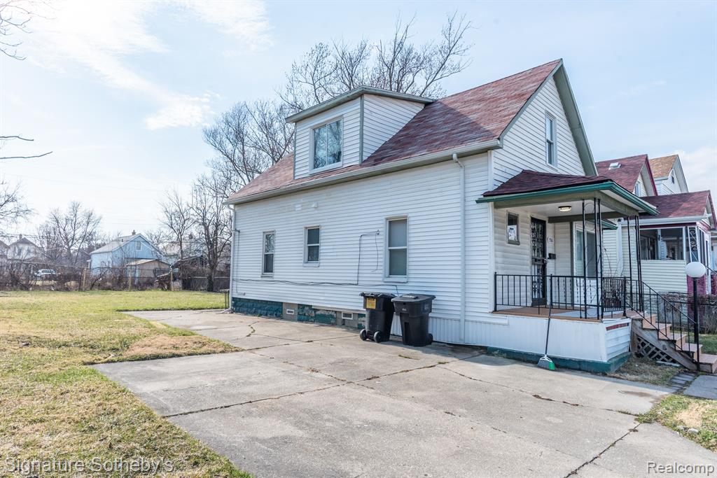 5561 PENNSYLVANIA Street, Detroit, MI 48213 — Photo 15
