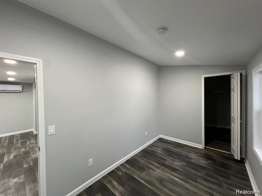 5003 ASHLEY Street, Grosse Pointe, MI 48236 — Photo 4