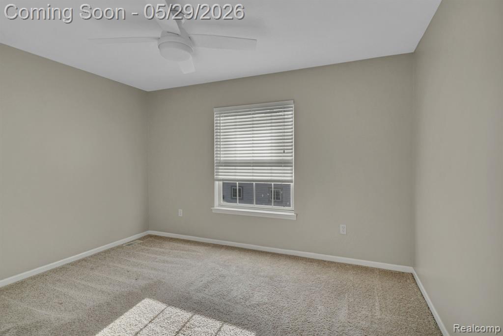 5729 Woodfield Parkway, Grand Blanc, MI 48439 — Photo 34