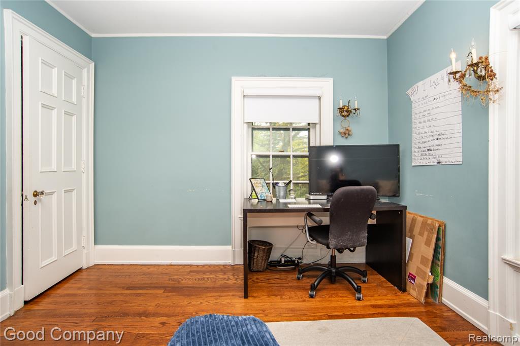 1704 Iroquois Street, Detroit, MI 48214 — Photo 37