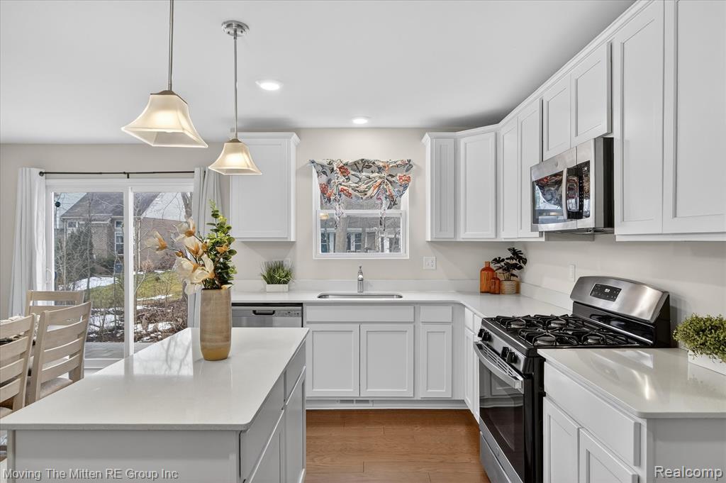 14342 Laurelwood Drive, Van Buren, MI 48111 — Photo 15