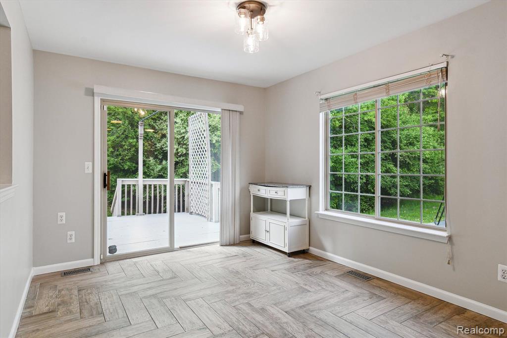 5496 MICHAEL Drive, Ypsilanti, MI 48197 — Photo 21