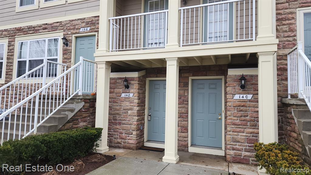 148 Saber Way, 6, Lake Orion, MI 48362 — Photo 2