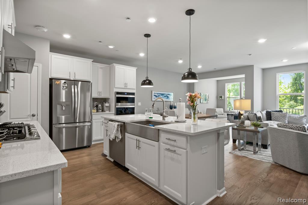 39985 PREMIER Drive, Plymouth, MI 48170 — Photo 3