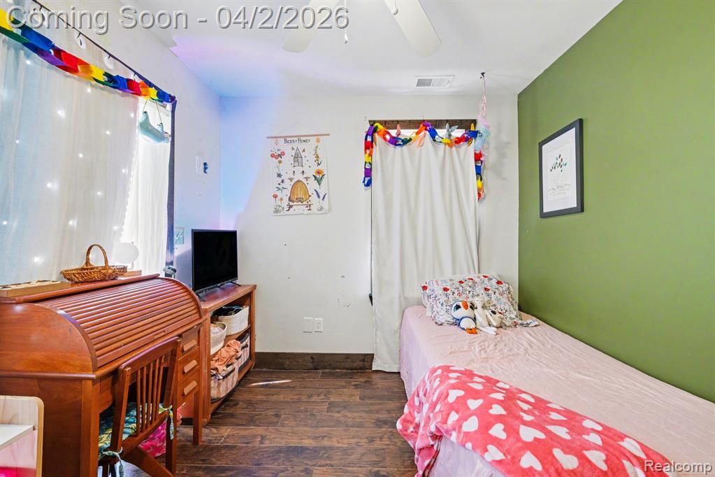 1233 Carman Street, Burton, MI 48529 — Photo 8
