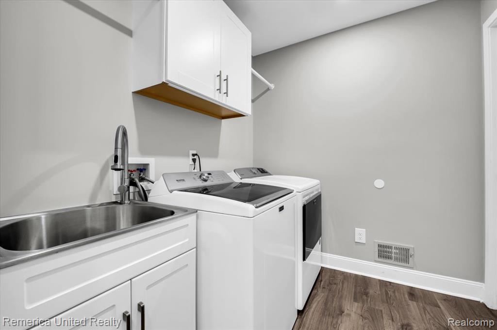 7968 Lawrence, West Bloomfield, MI — Photo 19