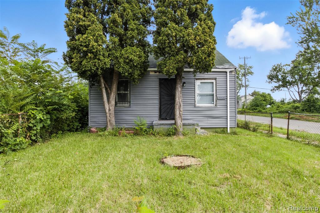 13500 Heyden Street, Detroit, MI 48223 — front exterior