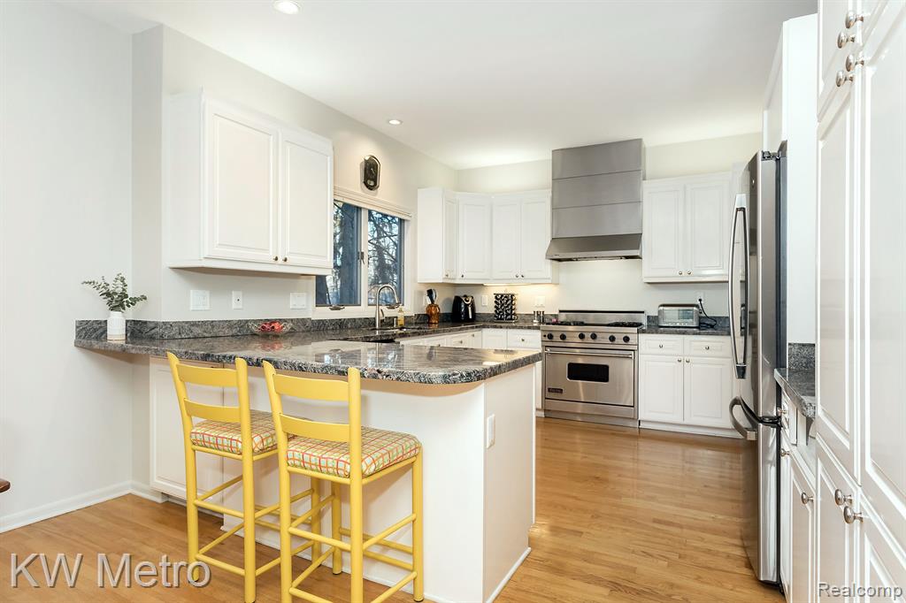 685 TRINWAY Drive, Troy, MI 48085 — Photo 14