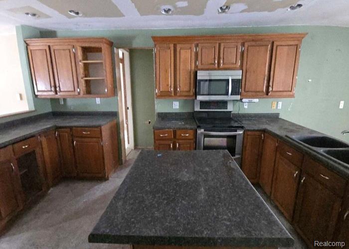 5852 3rd Avenue N, Wells, MI — Photo 10