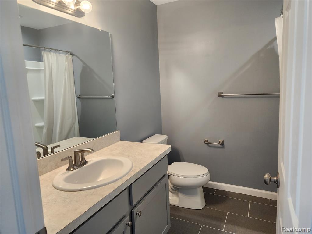 18106 Addington Drive, Commerce Twp, MI 48390 — Photo 30