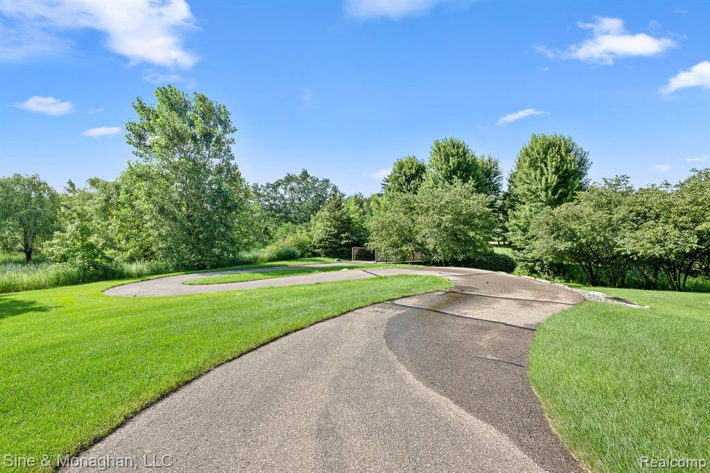 40450 JUNIPER Court, Clinton Twp, MI 48036 — Photo 36