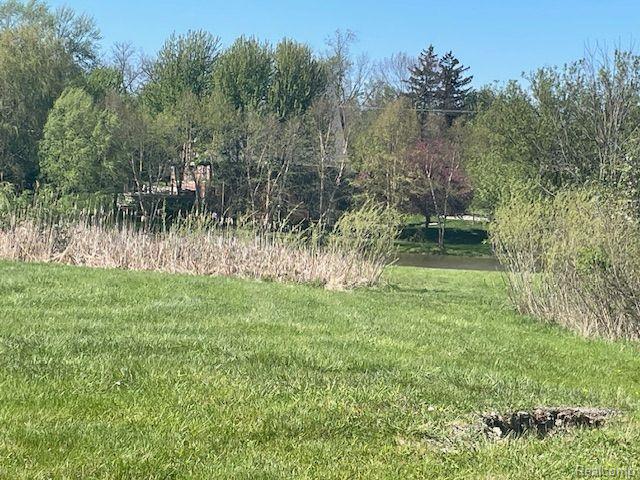 8308 MISTY, Grand Blanc, MI 48439 — Photo 2