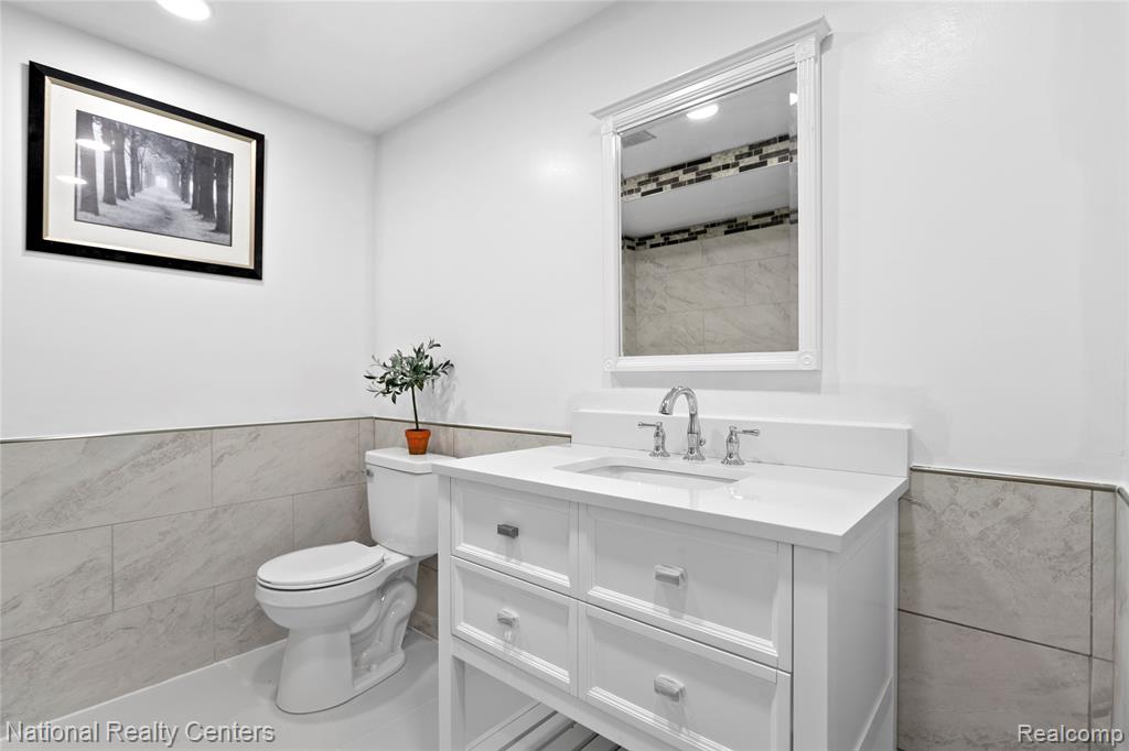 7103 Pebble Park Drive, West Bloomfield, MI — Photo 36