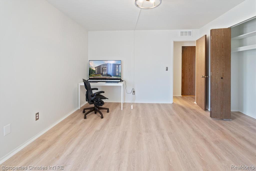 30475 W 14 MILE Road, 95, Farmington Hills, MI 48334 — Photo 11