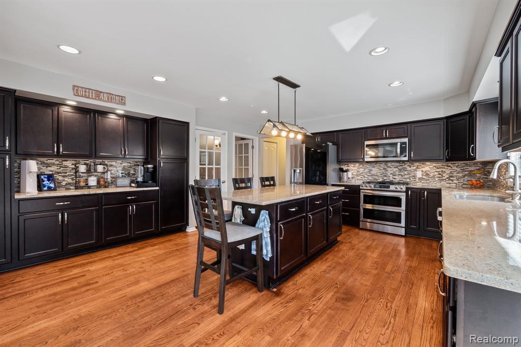 7111 Elder Court S, West Bloomfield, MI 48324 — Photo 13