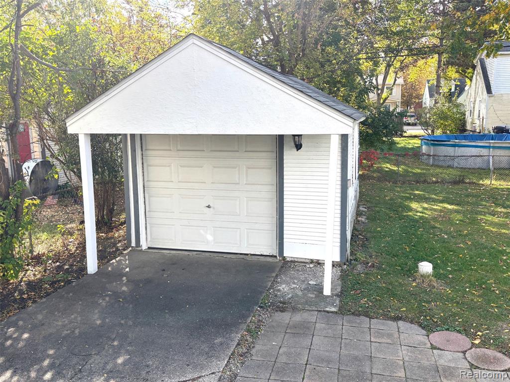 536 E Jarvis Avenue, Hazel Park, MI 48030 — Photo 16