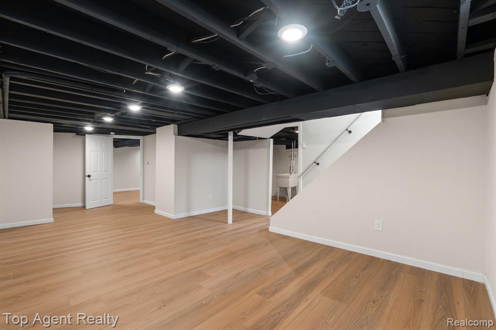 4048 Royal Avenue, Berkley, MI 48072 — Photo 24
