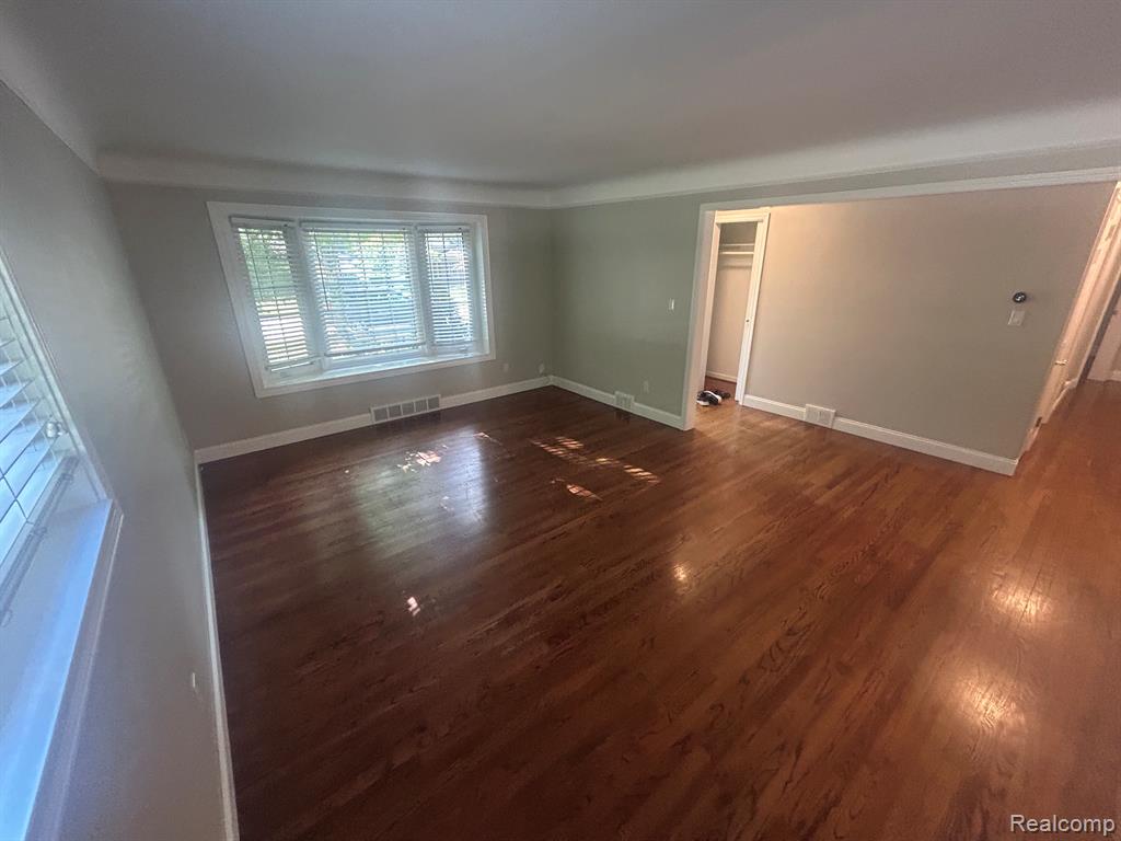 760 S EVERGREEN Street, Plymouth, MI 48170 — Photo 11