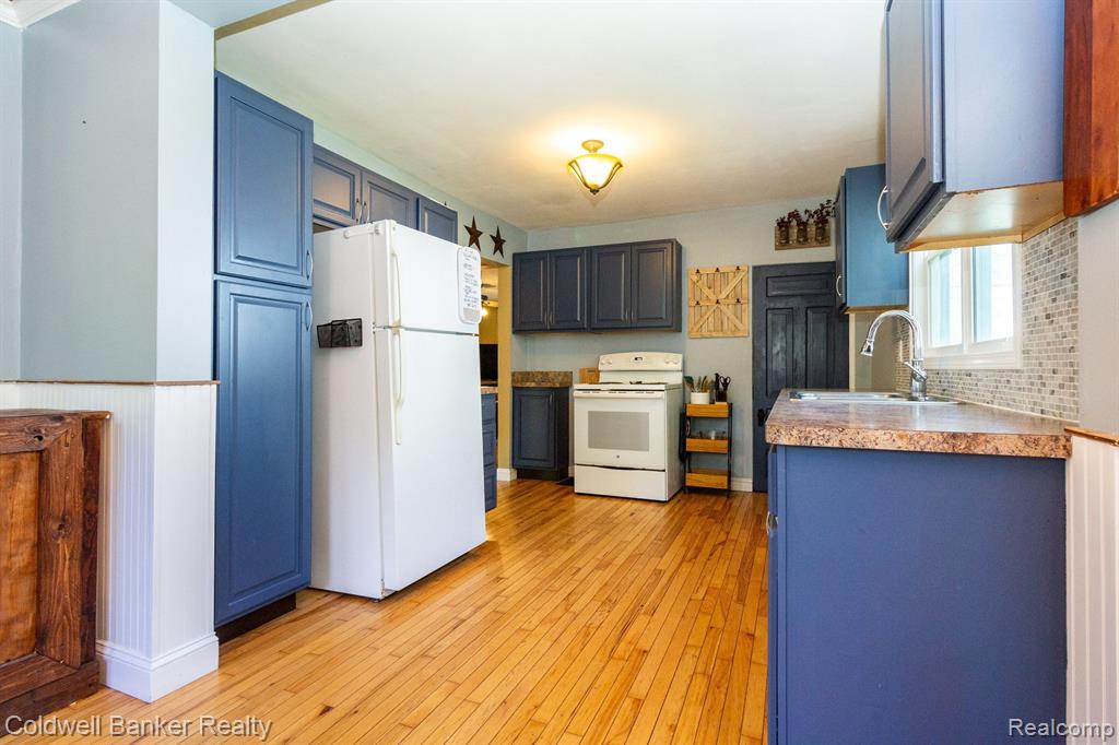 22 DAVISON Street, Oxford, MI 48371 — Photo 13